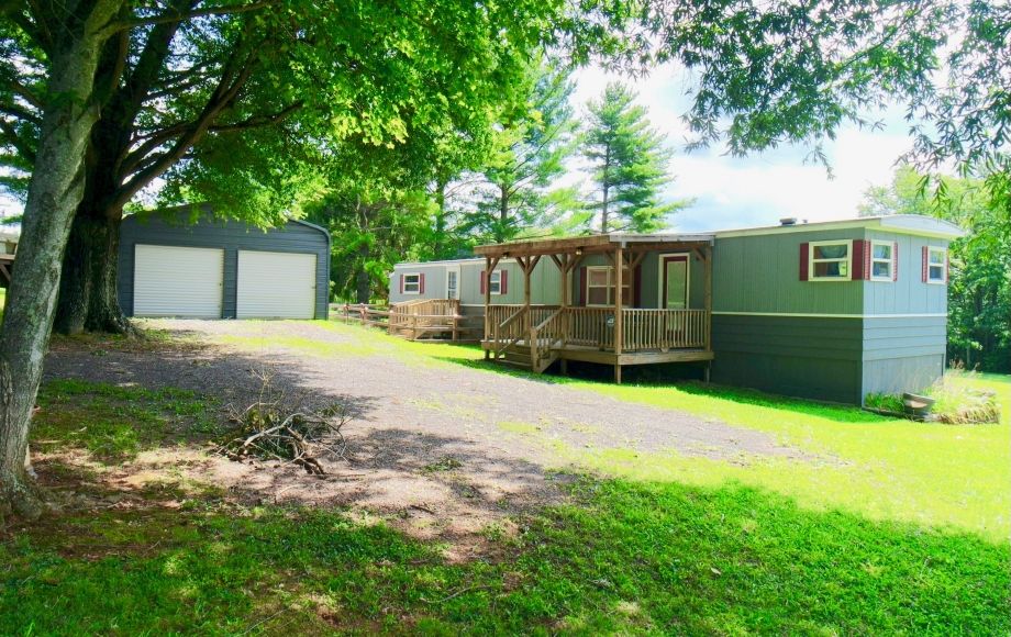 Clean 2 BR/1 BA Manufactured/Mobile Home on 3 +/ Acres in Orange