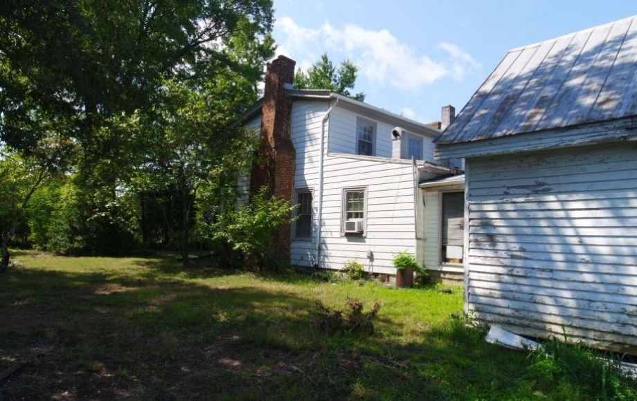 3 BR Farm House on 4.2 +/ Acres w/Outbuildings in Gordonsville, VA